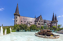 Schloss Rawadinovo in Bulgarien
