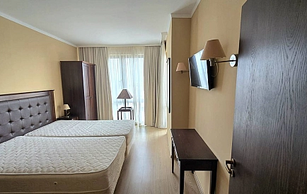 ID 15375 Барсело Роял Бич Foto 3