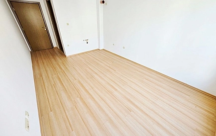 ID 12828 Studio-Apartment in Sunny Day 6 Foto 9