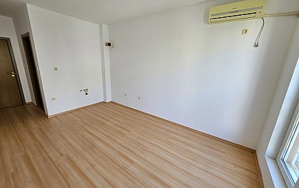 ID 12828 Studio-Apartment in Sunny Day 6 Foto 8