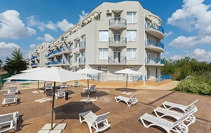 ID 10357 Studio-Apartment in Sunny Day 4 Foto 7