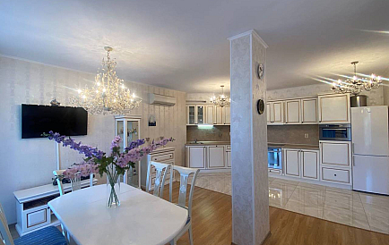 ID 14621 Dreizimmerwohnung in Izida Palace Foto 1 