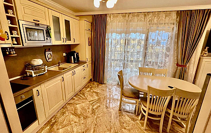 ID 13899 Vierzimmerwohnung in Villa Florence Foto 1 