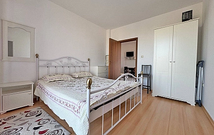 ID 14985 Dreizimmerwohnung in Sunny Day 6 Foto 3