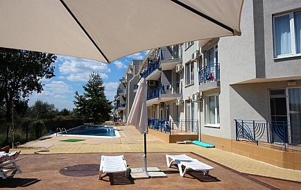 ID 10357 Studio-Apartment in Sunny Day 4 Foto 2