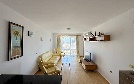 ID 14373 Zwei-Zimmer-Wohnung in Golden Beach Foto 1 