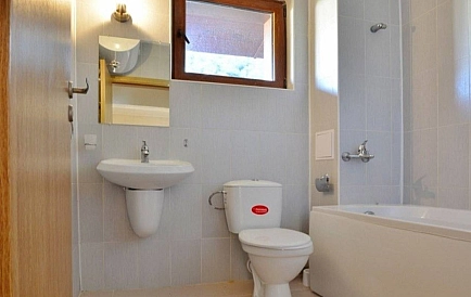 ID 15337 Zweistöckiges Haus im Dorf Kosharitsa Foto 10