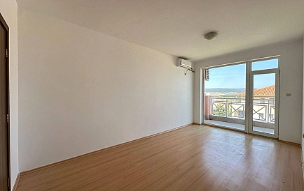 ID 14476 Zweizimmerwohnung in Sunny Day 6 Foto 3