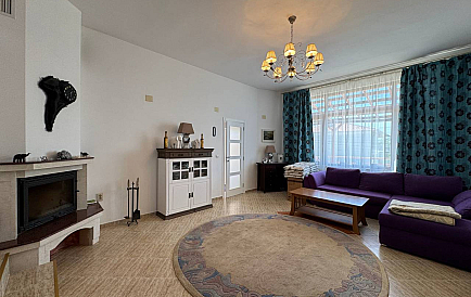 ID 14244 Zweistöckiges Haus in Kosharitsa Foto 1 