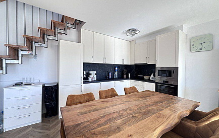 ID 14052 Maisonette auf zwei Ebenen in Romance Paris  Foto 1 
