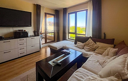 ID 14180 Drei-Zimmer-Wohnung im Komplex Gallery Foto 2