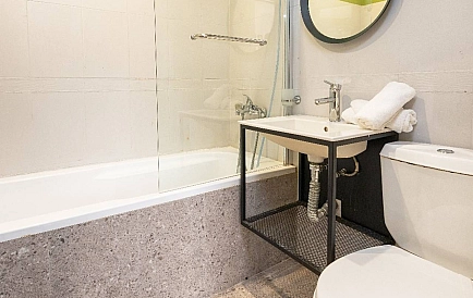 ID 14881 Zweizimmerwohnung in Nobel Foto 4