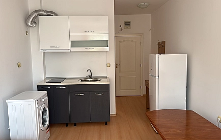 ID 10357 Studio-Apartment in Sunny Day 4 Foto 2