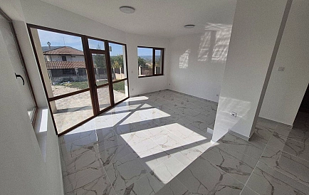 ID 15922 Zweistöckiges Haus in Obrochishte Foto 2