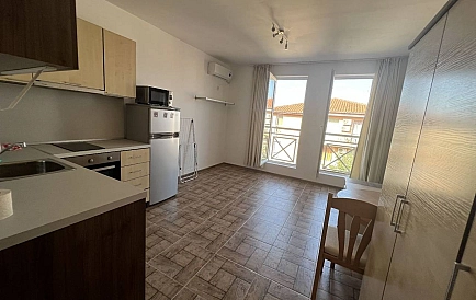 ID 10978 Studio-Apartment in Sunny Day 6 Foto 2