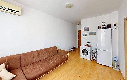 ID 11042 Zweizimmerwohnung in Sunny Day 6 Foto 3