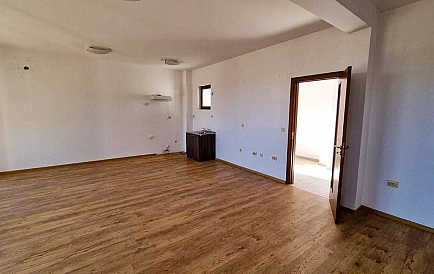 ID 12737 Haus in Rаzlog Foto 3