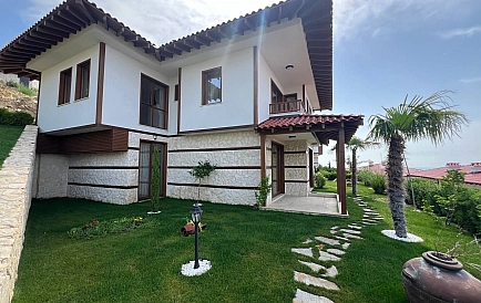 ID 7439 Neues zweigeschossiges Haus in Sveti Vlas Foto 7