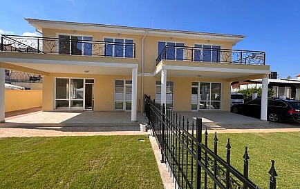 ID 8934 Neues zweistöckiges Haus in Ravda Foto 3