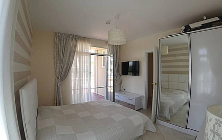 ID 8907 Wohnung mit drei Schlafzimmern in Flores Garden Foto 4