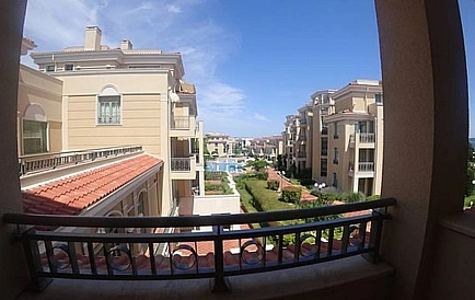 ID 8907 Wohnung mit drei Schlafzimmern in Flores Garden Foto 8