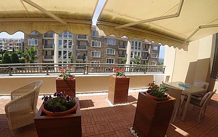 ID 8907 Wohnung mit drei Schlafzimmern in Flores Garden Foto 5