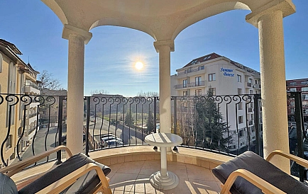 ID 14988 Dreizimmerwohnung in Royal Sun Foto 8