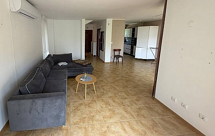 ID 15729 Haus in Almond Hills Foto 2