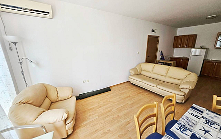 ID 14247 Zwei-Zimmer-Wohnung in Sunny Day 6 Foto 1 
