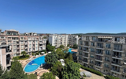 ID 16097 Drei-Zimmer-Wohnung in Izida Palace Foto 10