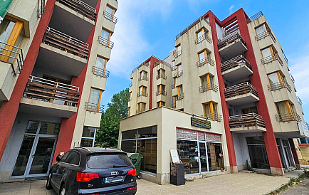 ID 14890 Триа Апартментс Foto 1 