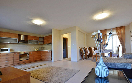 ID 15337 Zweistöckiges Haus im Dorf Kosharitsa Foto 1 