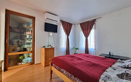 ID 13468 Haus im Dorf Bata Foto 9