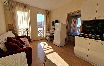 ID 14152 Zwei-Zimmer-Wohnung in Sunny Day 6 Foto 1 