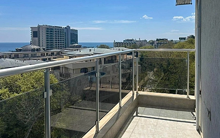 ID 15985 Dreizimmerwohnung in Jalta Foto 8