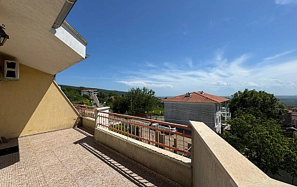 ID 14244 Zweistöckiges Haus in Kosharitsa Foto 6