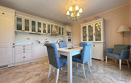 ID 14209 Dreizimmerwohnung im Venera Palace Foto 1 