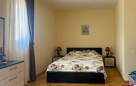 ID 14180 Drei-Zimmer-Wohnung im Komplex Gallery Foto 3