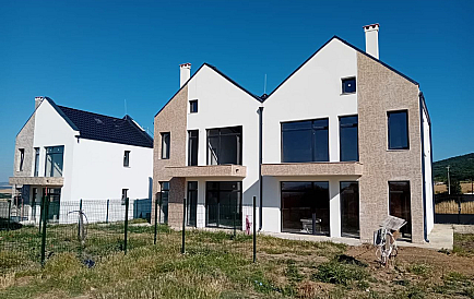 ID 10346 Häuser in Koscharice Foto 1 