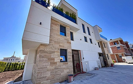 ID 10457 Häuser in Chernomorets Foto 2