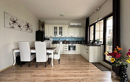 ID 10975 Stadthaus im Majestic Sea Village Foto 1 