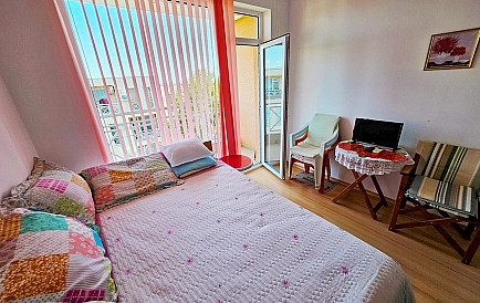 ID 12126 Studio-Apartment in Sunny Day 6 Foto 3