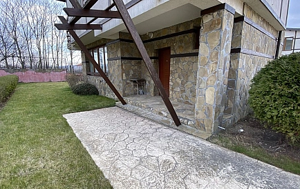 ID 2039 Zweistöckige Häuser in Gorica Foto 6