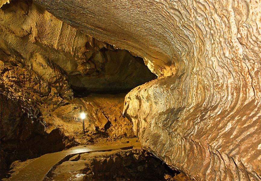 Yagodinskaya-Höhle: Wanderweg
