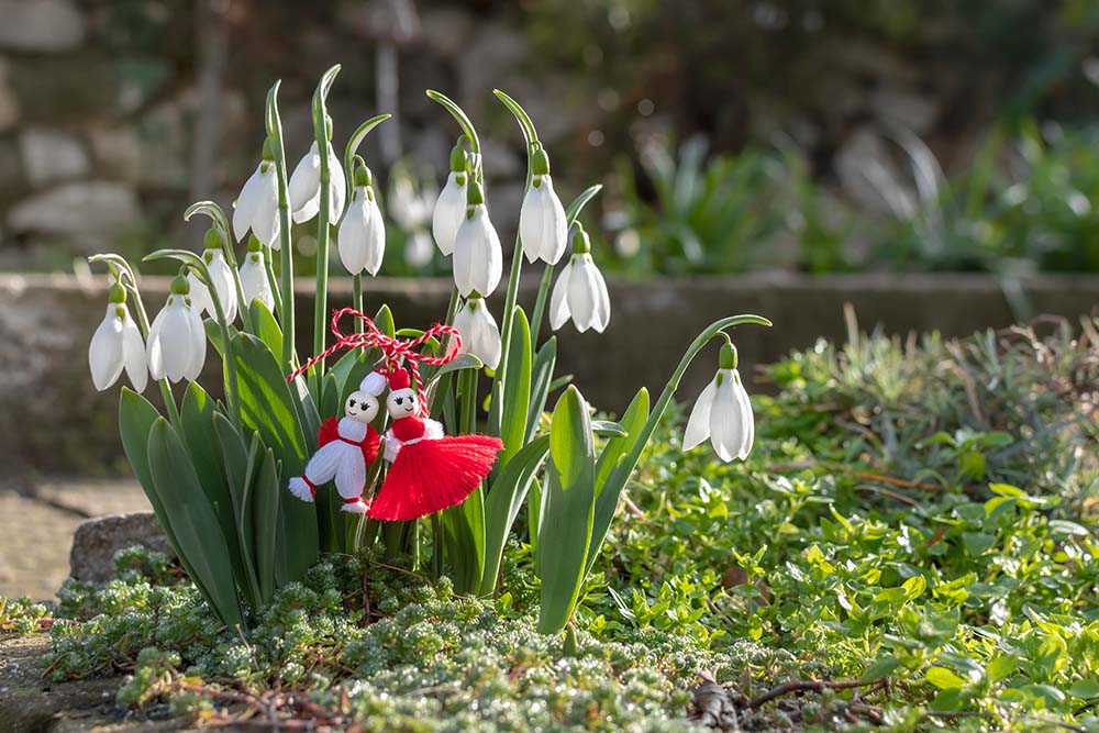 gestrickte Figuren des Feiertags Baba Marta