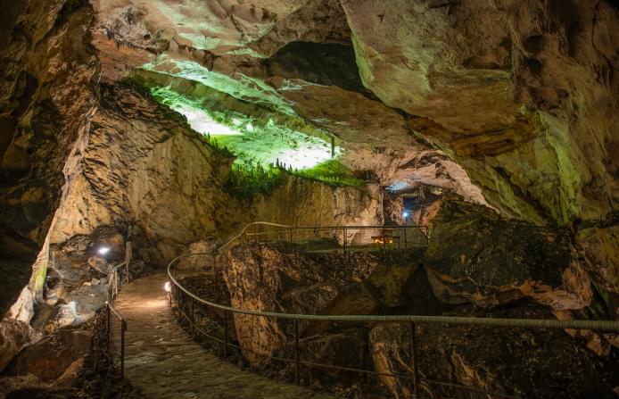 Magura-Höhle